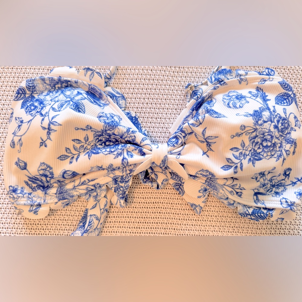 Ribbed Blue & White Scalloped Floral Bikini Swimsuit Set - Picture 8 of 15